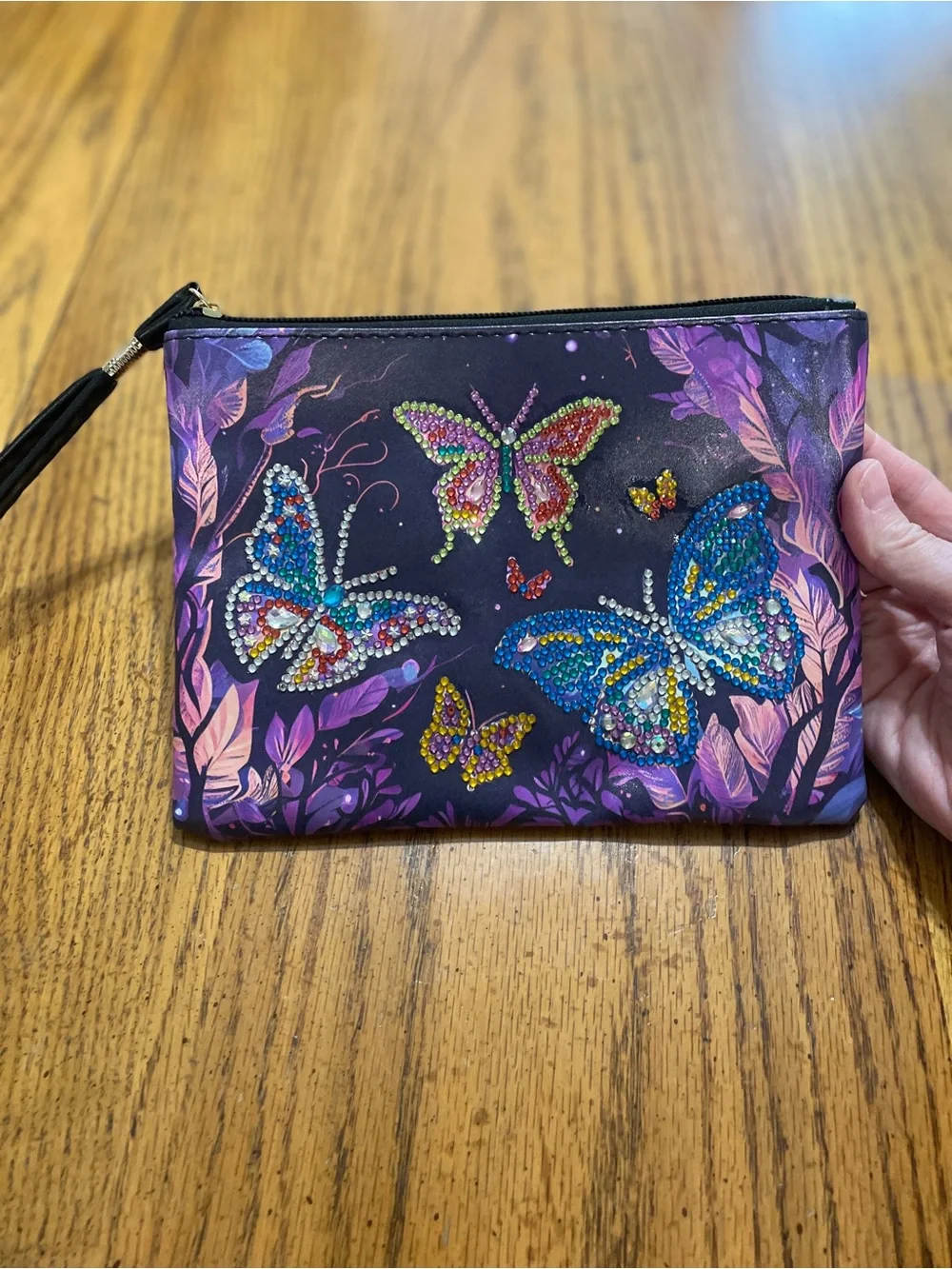 NWOT Diamond Art Wristlet.